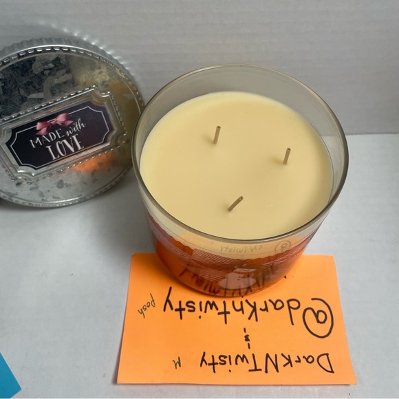 BNWT 1 White Barn Merry Cookie 14.5 oz 3 wick Candle Price Firm - Picture 2 of 3